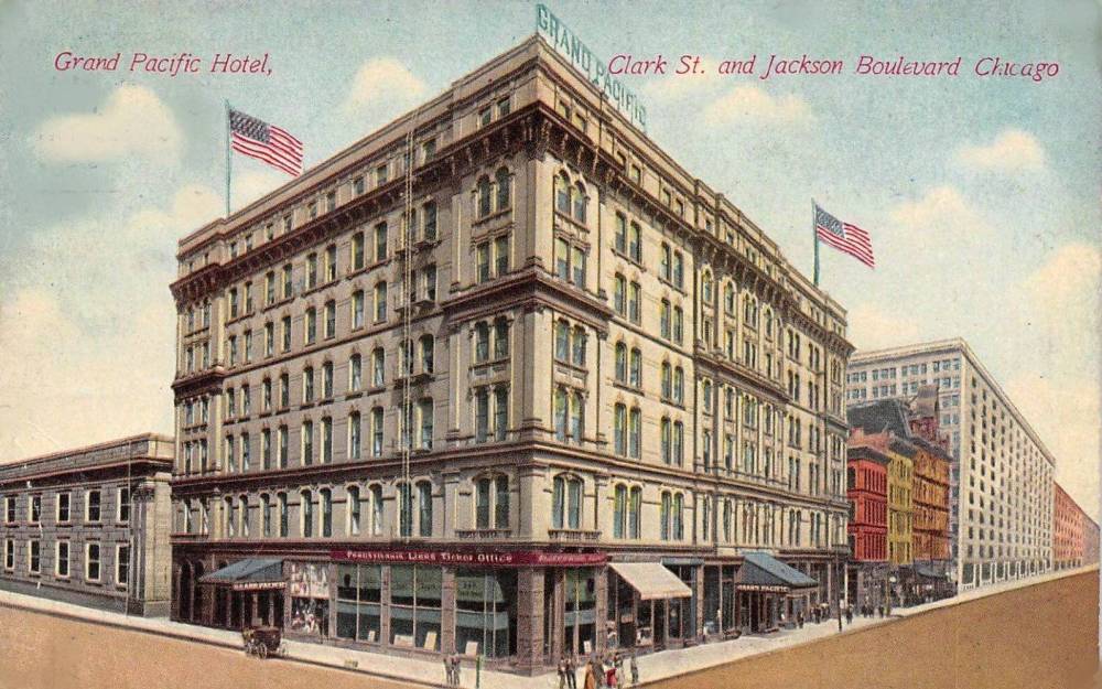 POSTCARD - CHICAGO - GRAND PACIFIC HOTEL - CLARK AND JACKSON BLVD - THREE-QUARTERS VIEW SOMEWHAT ELEVATED FROM GROUND - SOME PEDESTRIANS - CARRIAGE - TINTED - REALLY NICE VERSION - 1910