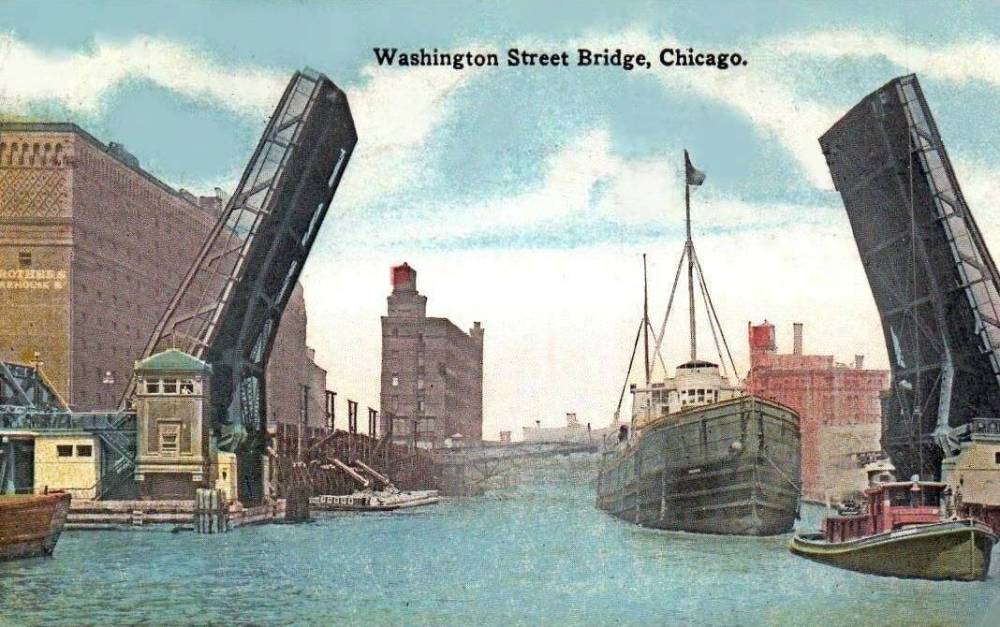 A POSTCARD - CHICAGO - CHICAGO RIVER - WASHINGTON STREET BRIDGE RAISED - STEAMER AND TUG BOAT - WATER LEVEL - TINTED - 1915